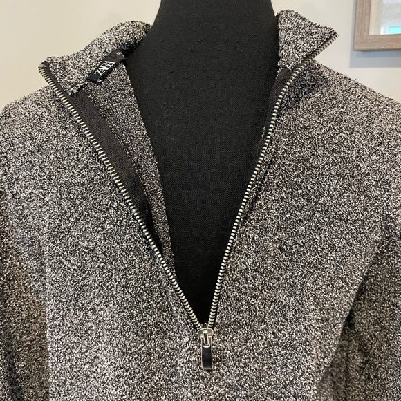 Zara Grey Boucle Sweater with Exposed Back Zipper VGUC - Picture 10 of 13